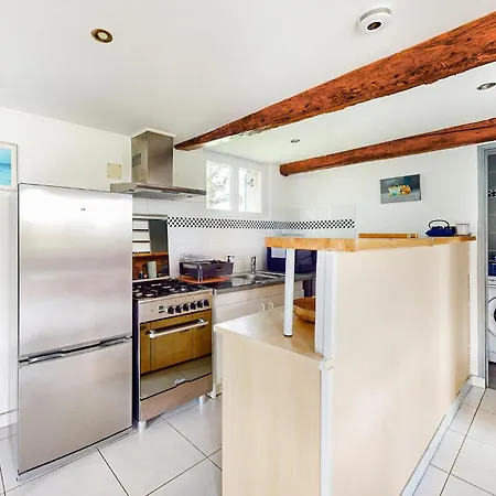 2 Bedroom Lovely In Bourville 度假居